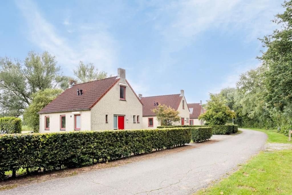 Vakantiehuis Aan Het Water -Incl Laadpaal- Ewijk Exterior photo